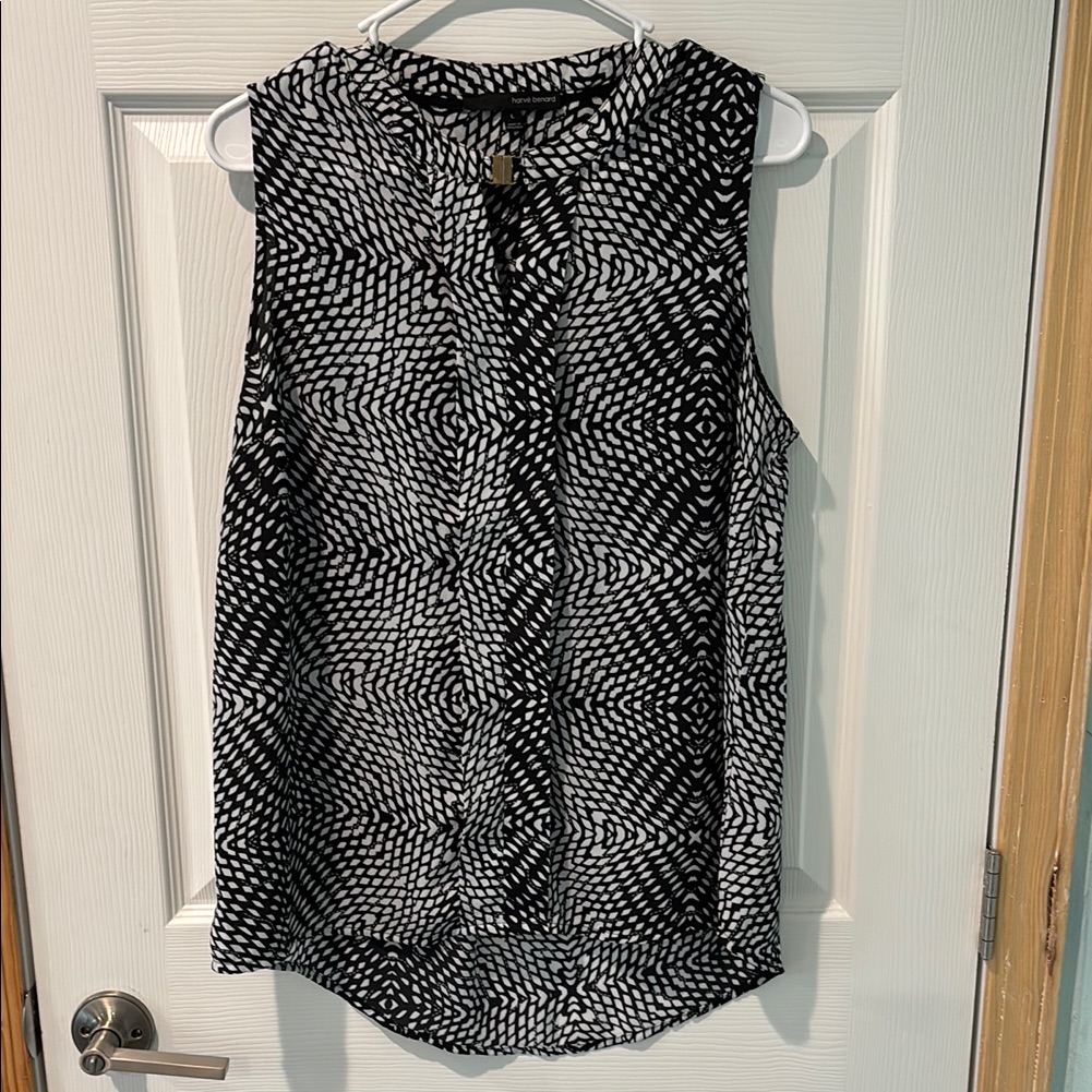 Harve Benard Black And White Sleeveless Blouse